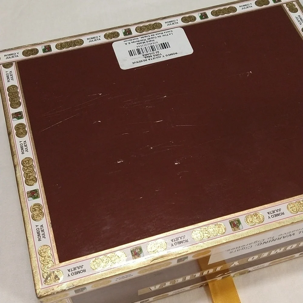 Romeo y Julieta reserve cigar 2 boxes brown 8 1/2
